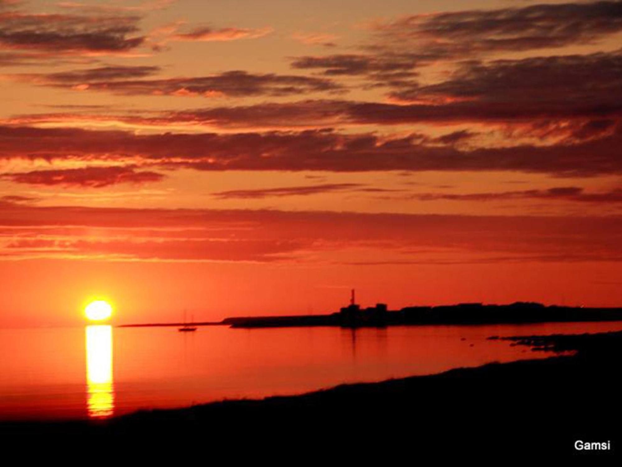 Guesthouse Lyngholt Þórshöfn Buitenkant foto